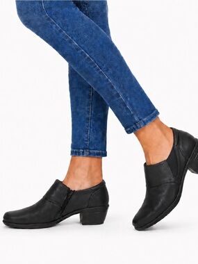 Clarks Emslie Lulin Womens 8M Black Leather Ankle Booties Comfort Career Heel